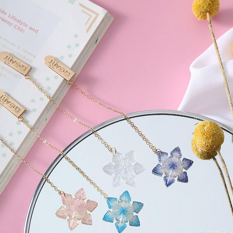 

1pc Snowflake Design Random Metal Bookmark, Multicolor