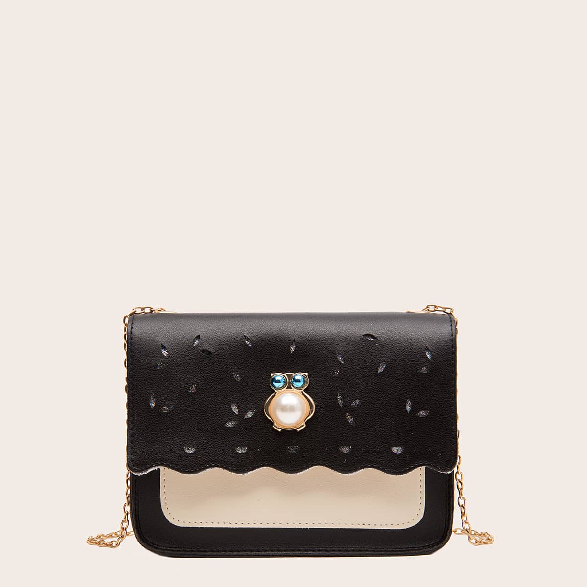 

Scallop Chain Crossbody Bag, Black