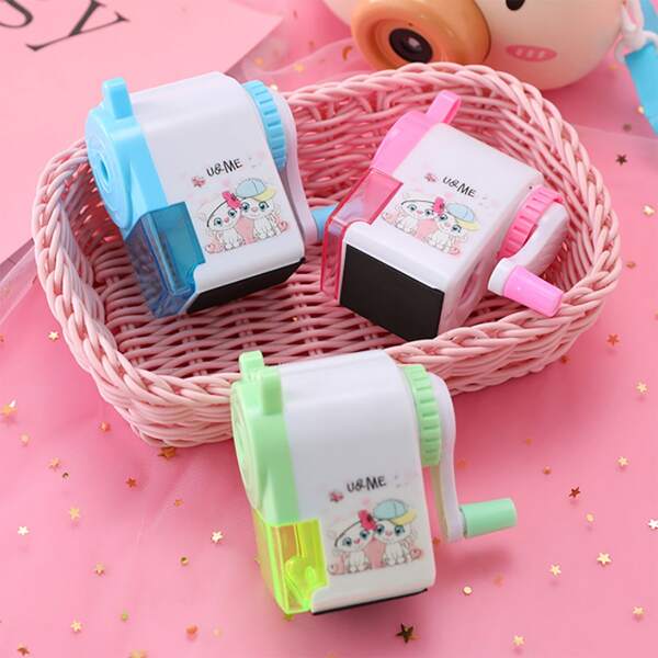 

1pc Cartoon Graphic Random Pencil Sharpener, Multicolor