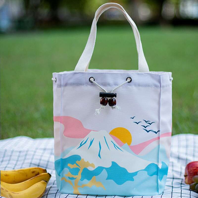 

Mountain Print Insulation Lunch Bag, White