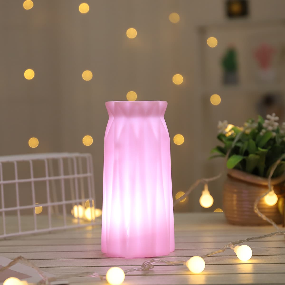 

Vase Shaped Night Light, White