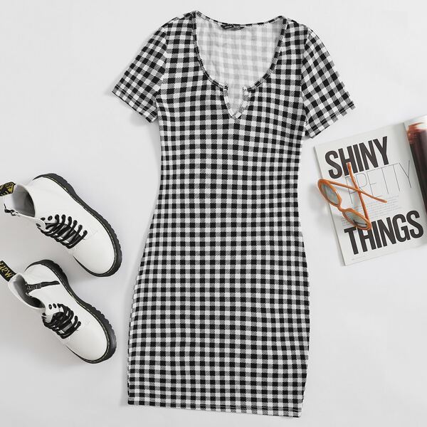 

Plus Notched Neck Plaid Dress, Black and white