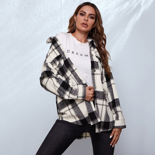 

Flap Pocket Patched Curved Hem Plaid Coat, Black and white