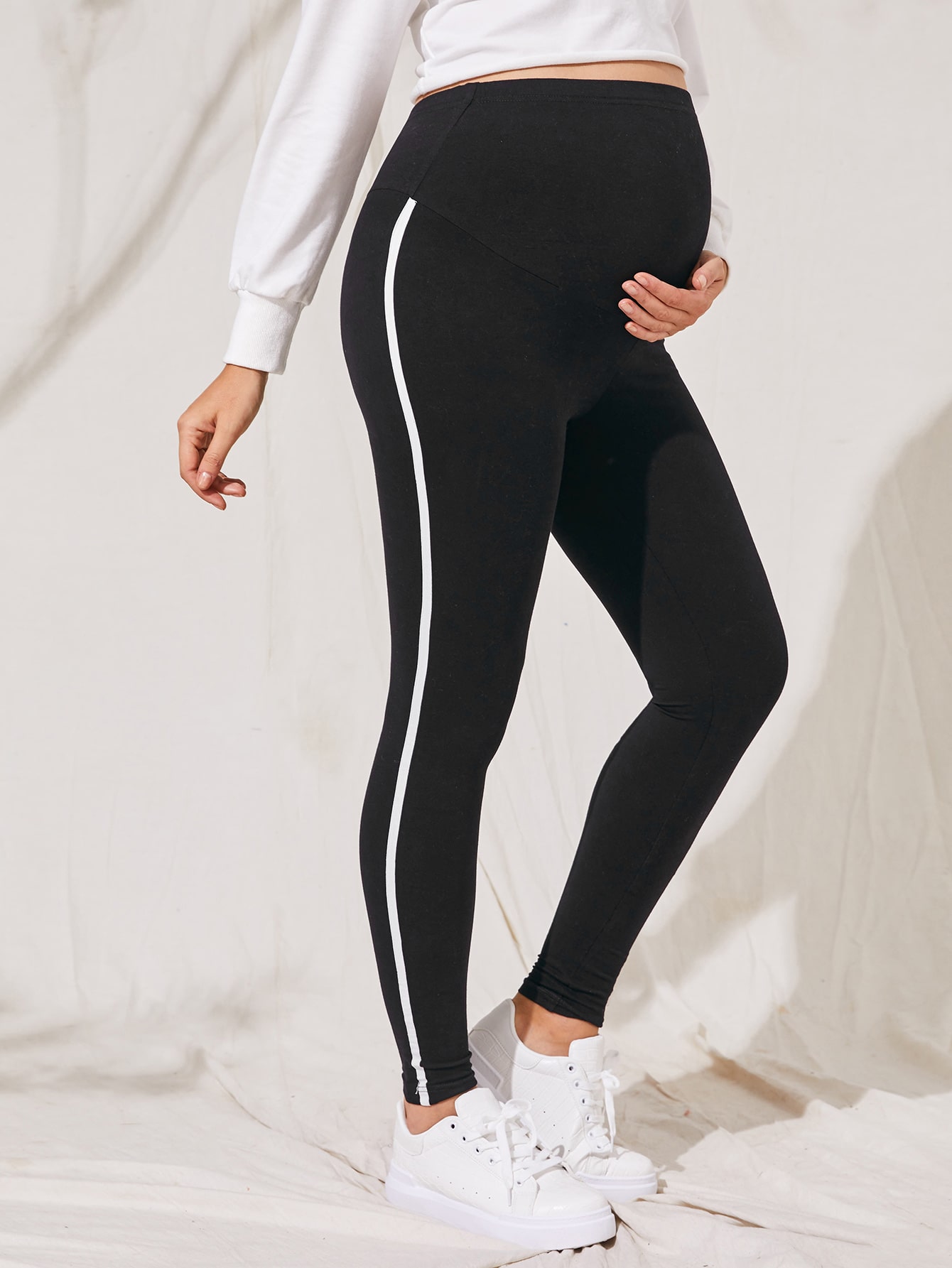 Maternity Contrast Sideseam Leggings thumbnail