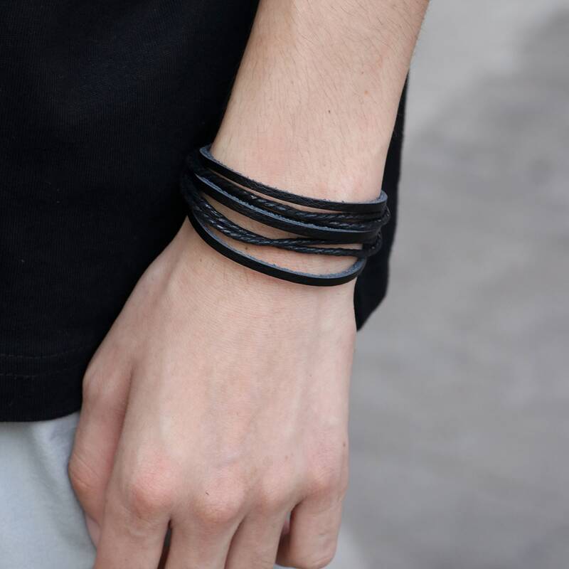 

1pc Guys Multilayer PU Leather Bracelet, Black