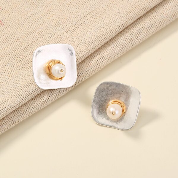 

Pearl Decor Stud Earrings, Silver