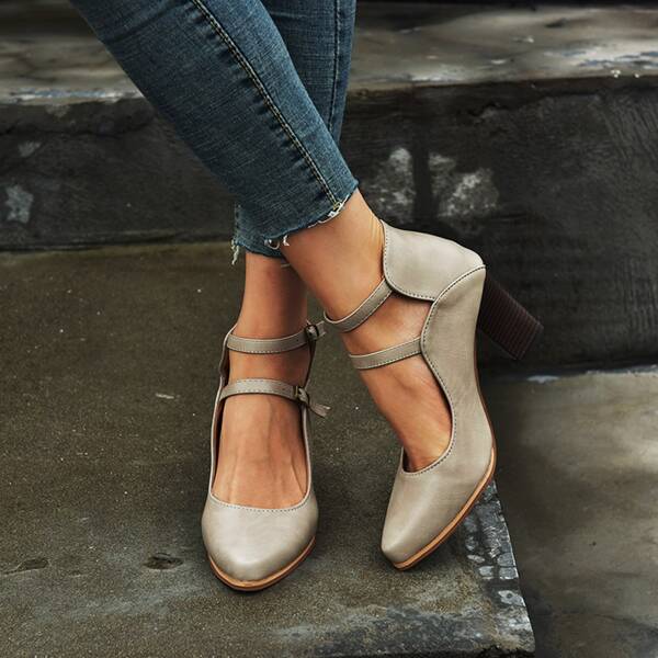 

Point Toe Buckle Strap Chunky Heels, Grey