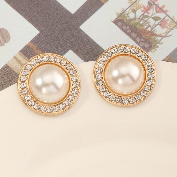 

Faux Pearl Decor Round Stud Earrings, White