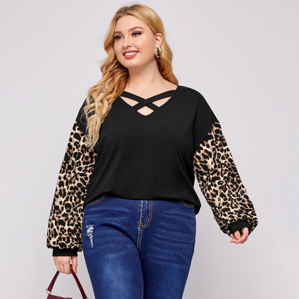 

Plus Contrast Cheetah Criss Cross Tee, Black