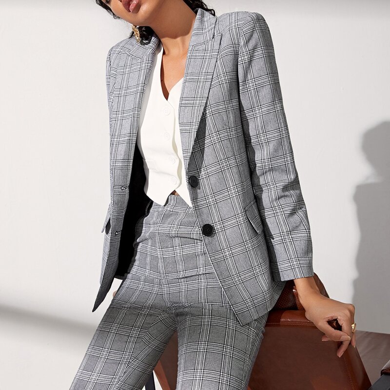 

Peak Collar Single Breasted Plaid Blazer, Black and white