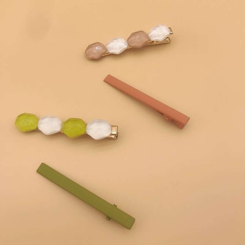 

2pcs Random Crystal Hair Clip, Multicolor