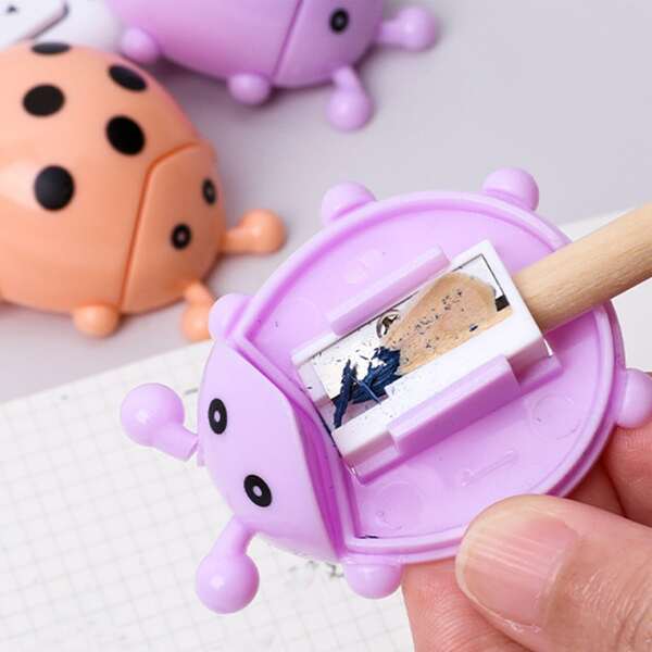 

1pc Ladybug Shaped Random Pencil Sharpener, Multicolor