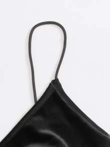 SHEIN EZwear Velvet Surplice Cropped Cami Top