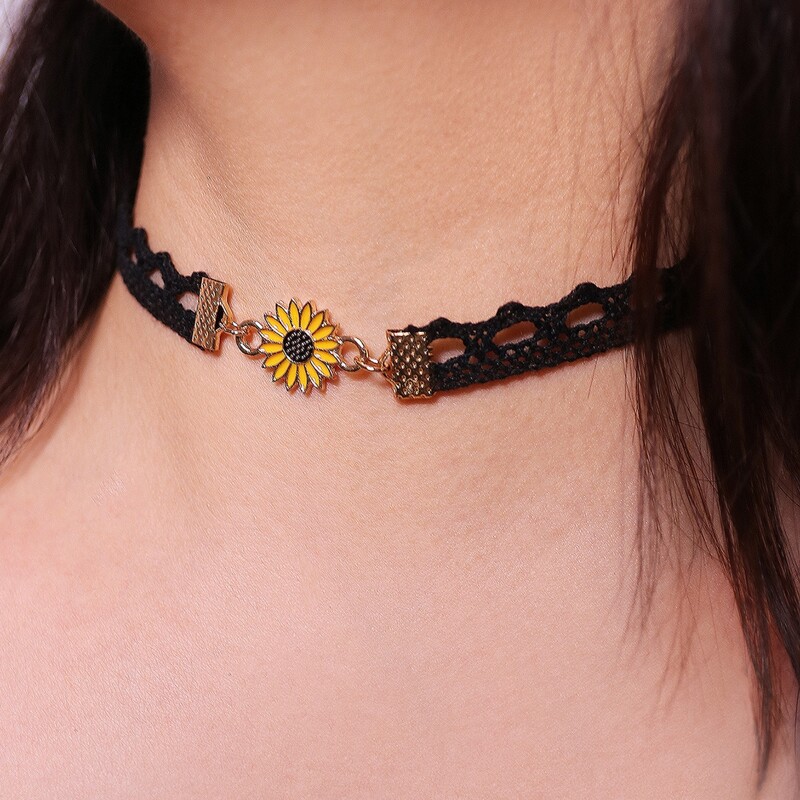 

Sunflower Lace Choker, Black