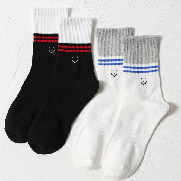 

2pairs Cartoon Graphic Socks, Multicolor