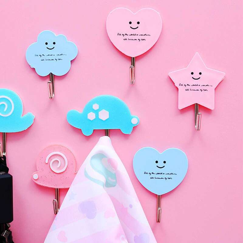 

2pcs Cartoon Design Random Wall Hook, Multicolor