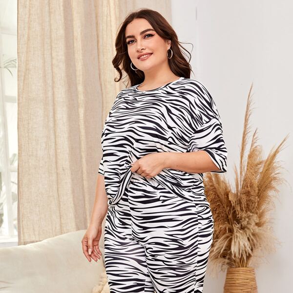 

Plus Zebra Striped Drop Shoulder PJ Set, Black and white