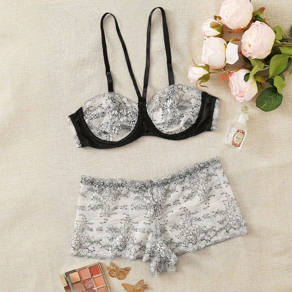 

Floral Lace Underwire Lingerie Set, Black and white
