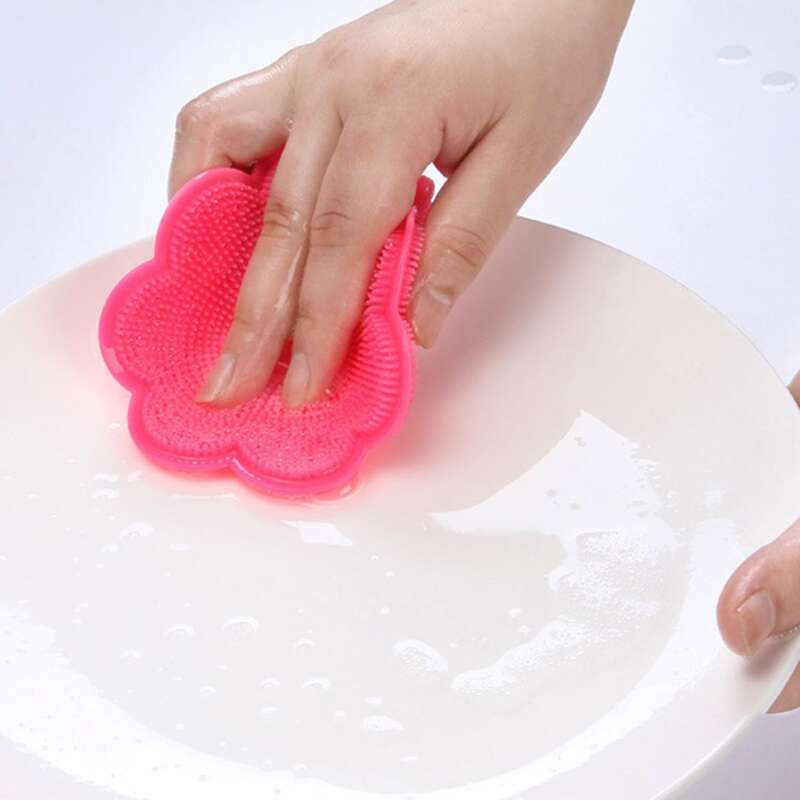 

1pc Flower Shaped Random Color Silicone Brush, Multicolor