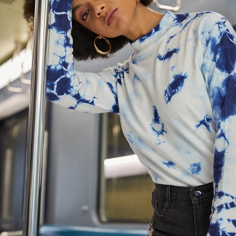 

Mock-neck Drop Shoulder Tie Dye Pullover, Blue and white