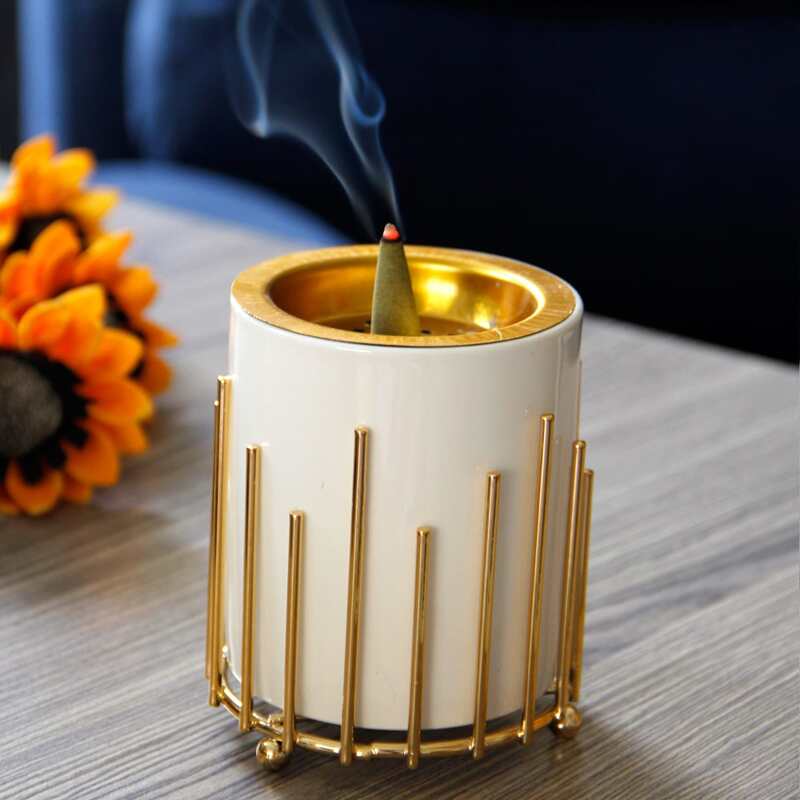 

1pc Ceramic Incense Burner With Iron Base, Gold