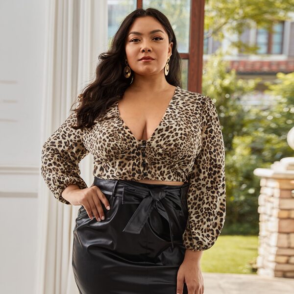 

Plus Leopard Print Button Front Crop Top, Multicolor