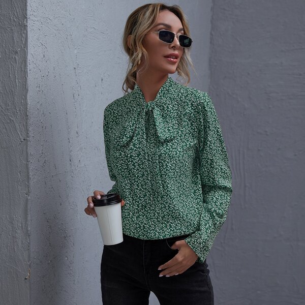 

Tie Neck Allover Plant Top, Dark green