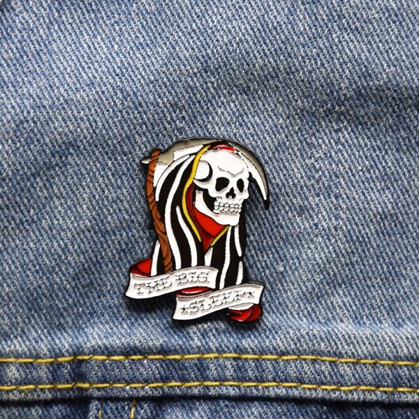 

1pc Skull Design Brooch, Multicolor