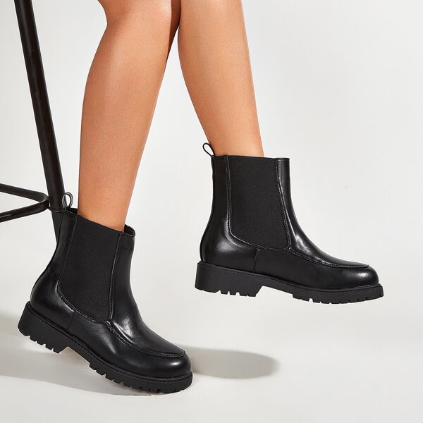 

Minimalist Round Toe Chelsea Boots, Black