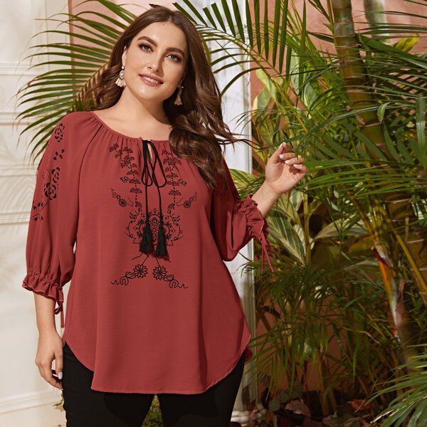 

Plus Floral Print Tie Neck Drawstring Cuff Blouse, Redwood