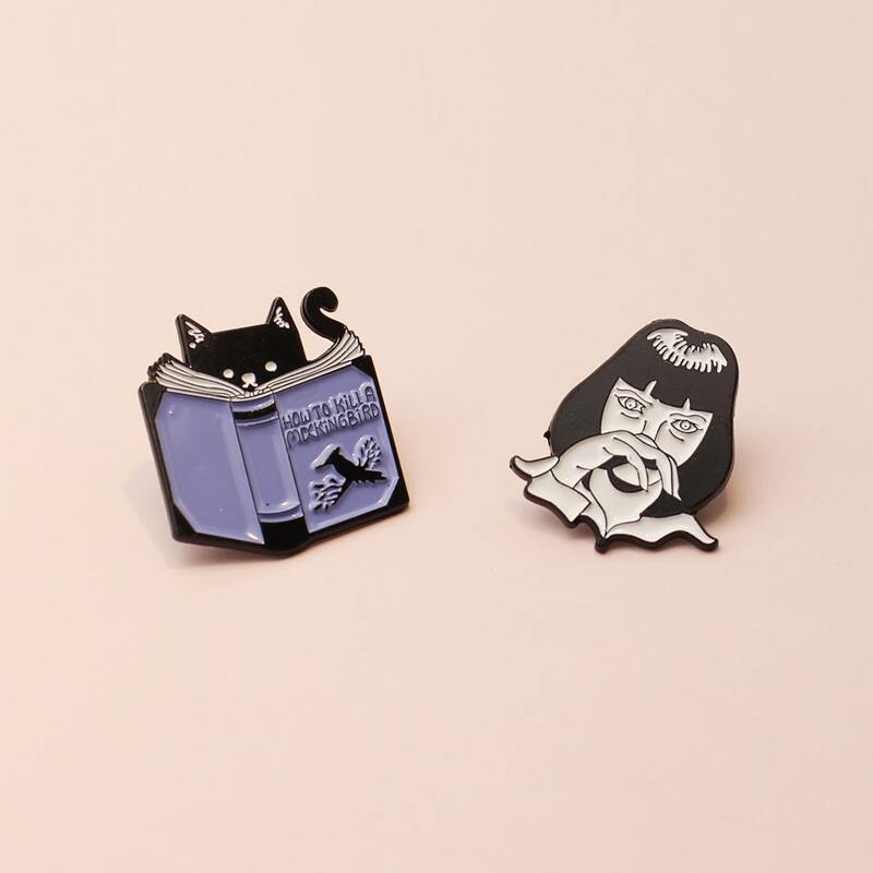 

2pcs Girl Design Brooch, Multicolor