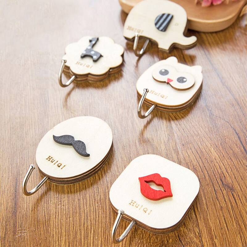 

1pc Cartoon Wooden Wall Hook, Multicolor