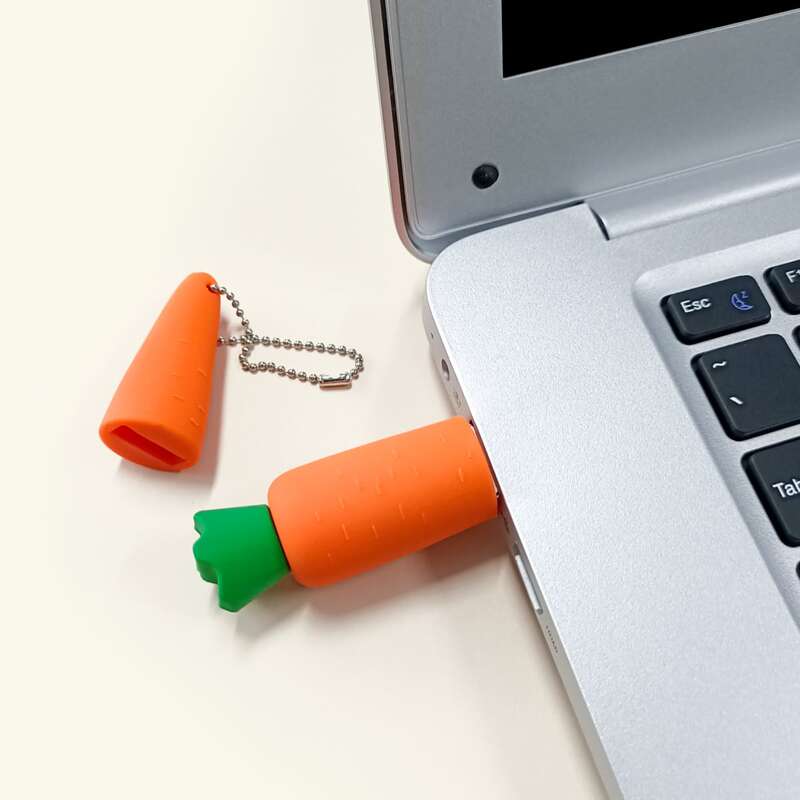 

Carrot USB Flash Drive, Orange