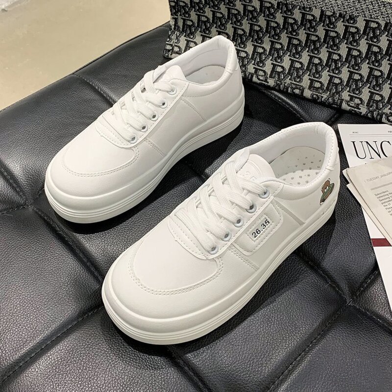 

Bear Lace-up Skate Shoes, White