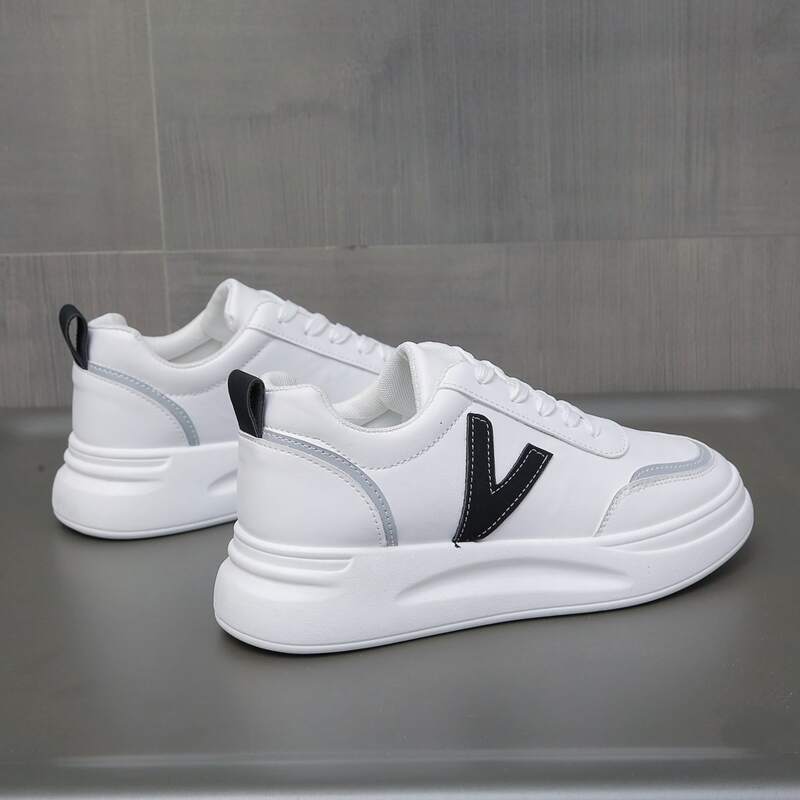

Letter Lace-up Skate Shoes, White