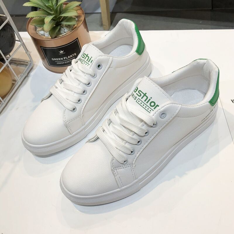 

Letter Lace-up Skate Shoes, White