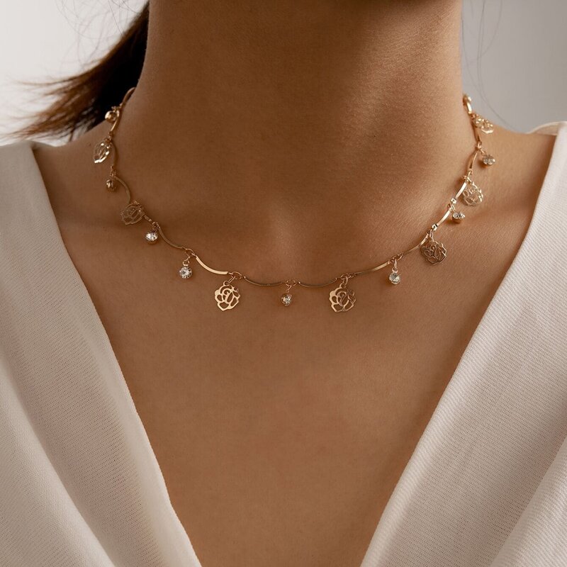 

Floral & Rhinestone Clavicle Necklace, Gold