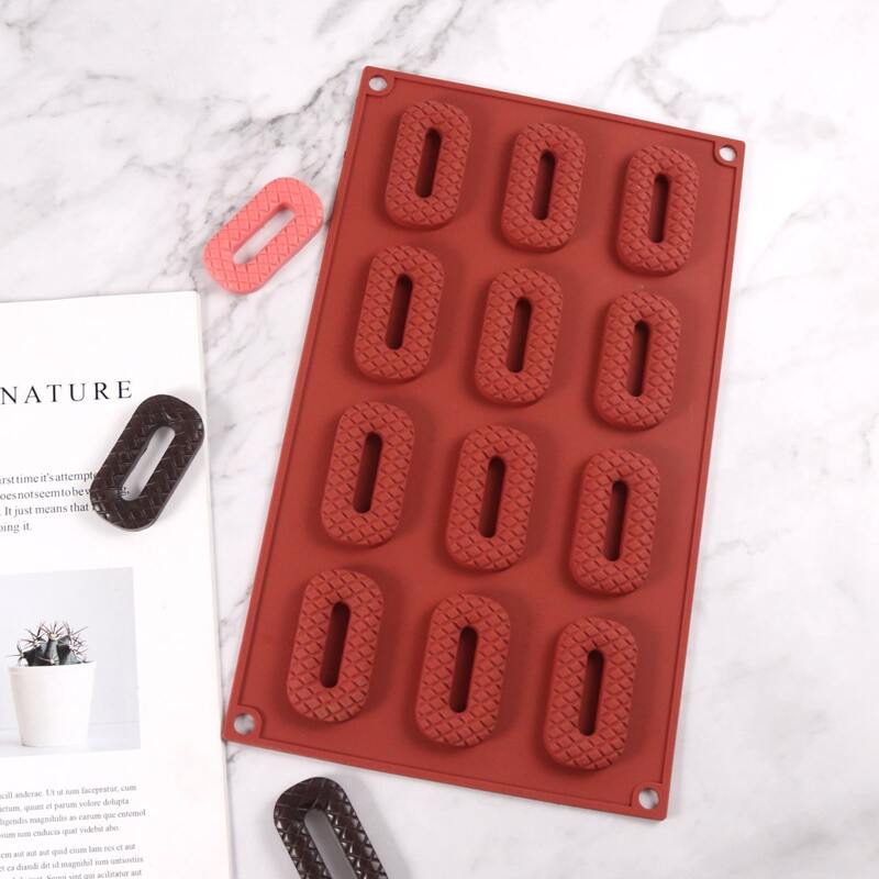 

1pc 12 Grid Silicone Biscuit Mold, Burgundy