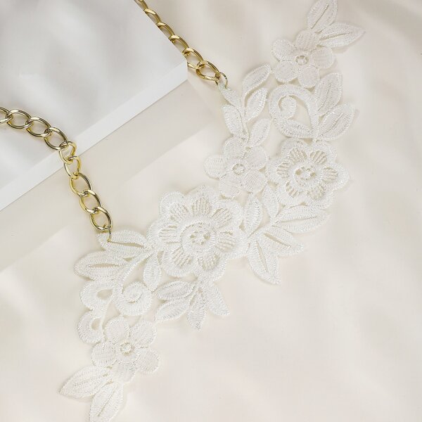 

Flower Decor Chain Necklace, Gold
