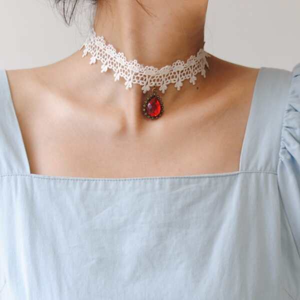 

Gemstone Charm Lace Choker, White