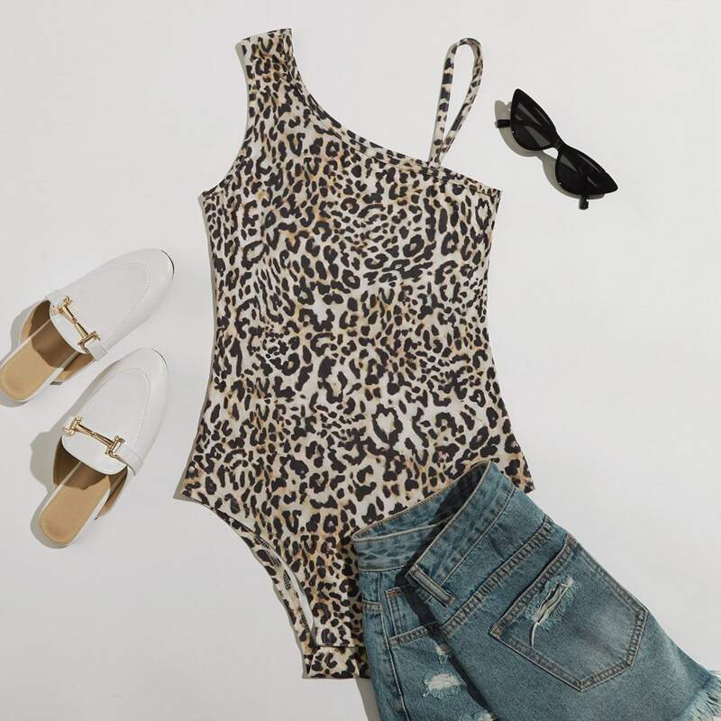 

Asymmetrical Neck Leopard Print Bodysuit, Multicolor