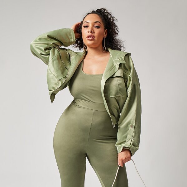 

Plus Pocket Patched Drop Shoulder Jacket, Army green