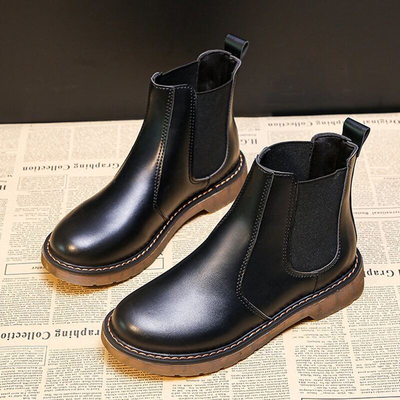 

Solid Chelsea Boots, Black