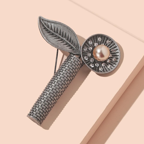 

Leaf & Faux Pearl Decor Brooch, Multicolor