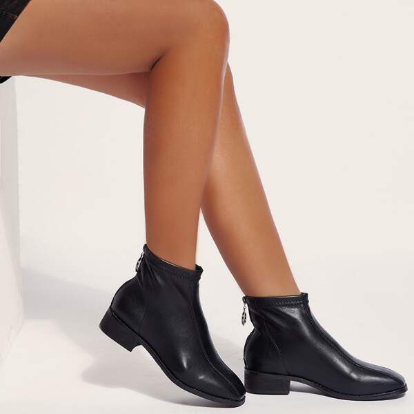 

Minimalist Block Heeled Boots, Black