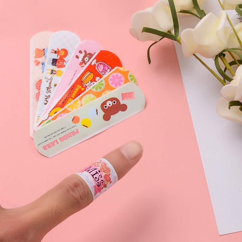 

100pcs Cartoon Graphic Bandage, Multicolor