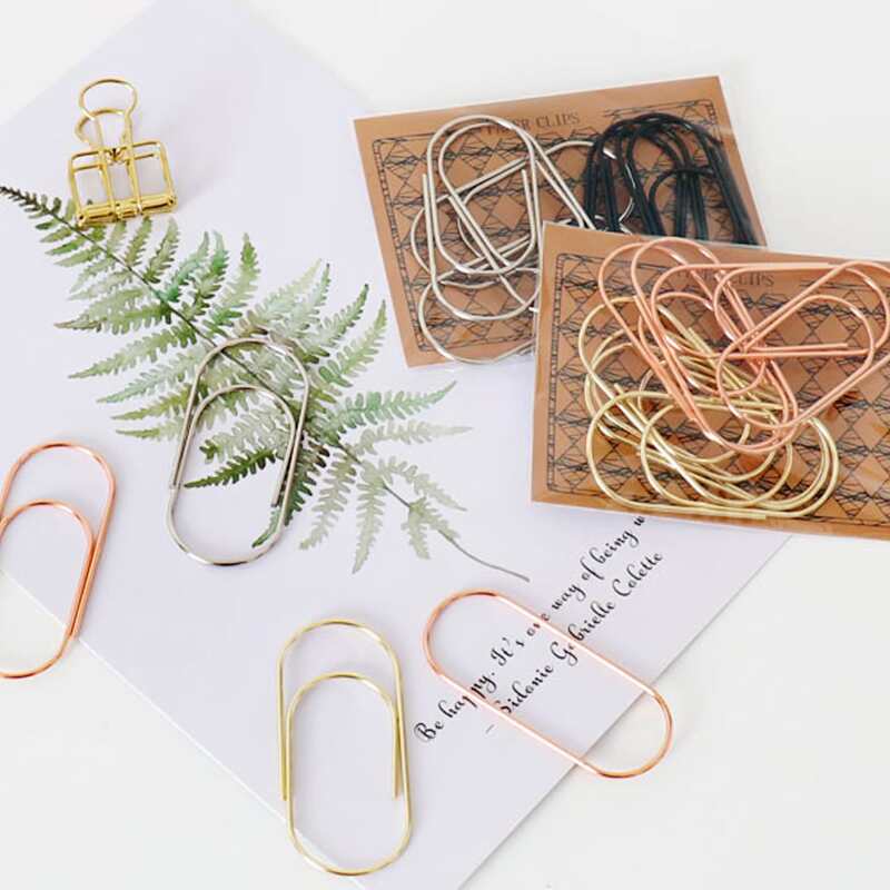 

8pcs Metal Random Paper Clip, Multicolor
