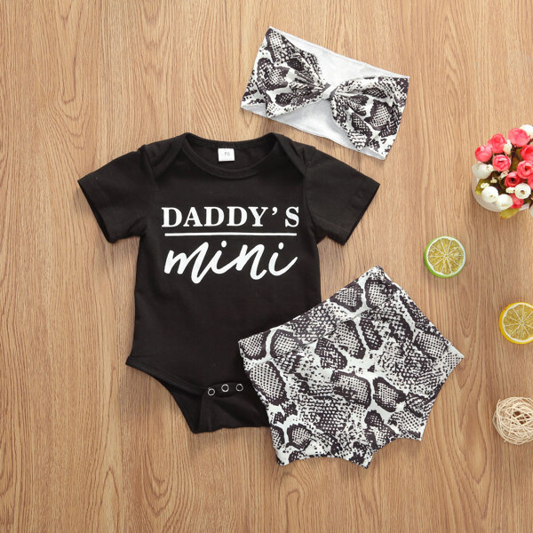 

Baby Girl Letter Graphic Bodysuit & Snakeskin Print Shorts & Headband, Multicolor