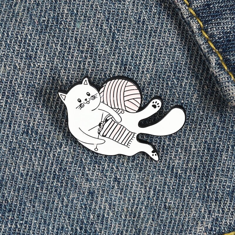 

Cat Design Brooch, Multicolor