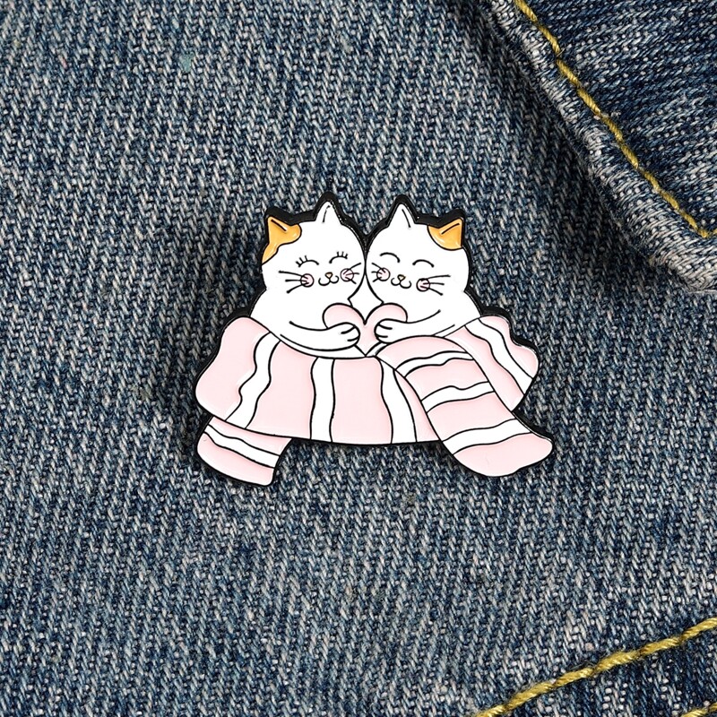 

Cat Design Brooch, Multicolor